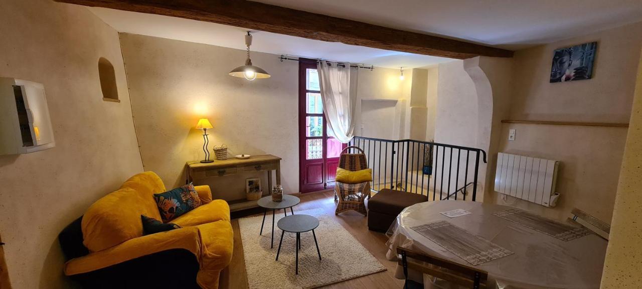 Les Studios De St Guilhem Saint-Guilhem-le-Desert Exterior photo